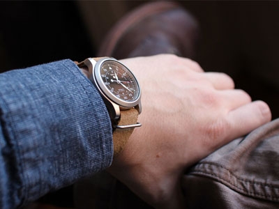 Những mẫu đồng hồ đeo tay đây da nam giá rẻ bán chạy nhất